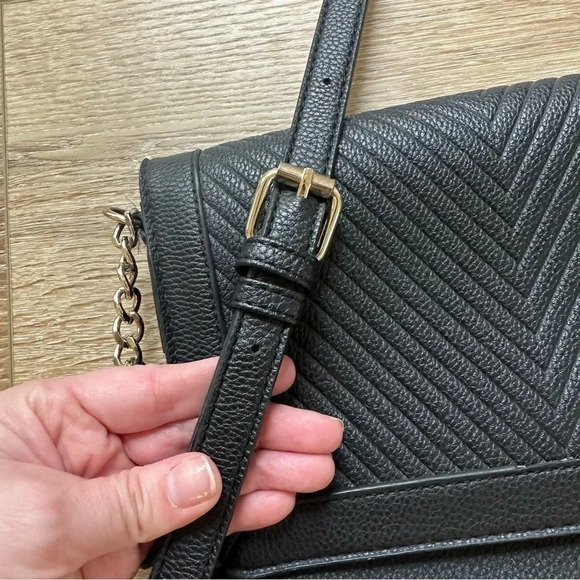 Marc New York Andrew Marc Black w/ Chain Detail Crossbody Purse - Picture 13 of 13